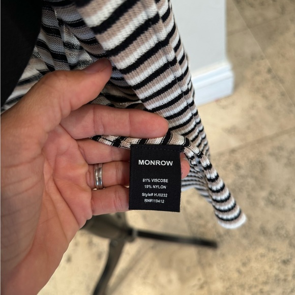 Never worn, striped sweater cardigan. - Picture 4 of 6